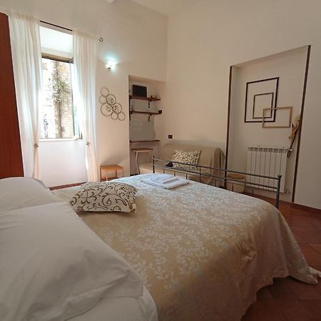 Appartamento al Vicolo Torlonia Tivoli Esterno foto