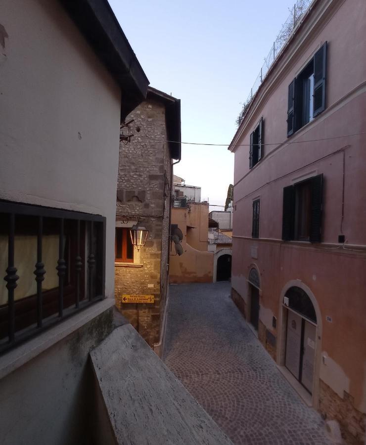 Appartamento al Vicolo Torlonia Tivoli Esterno foto